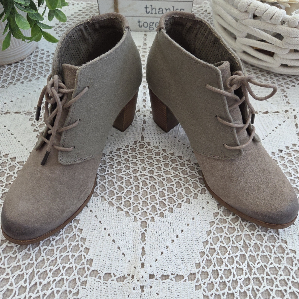 Toms Lunata Taupe Suede Lace-Up Booties Size 9 - Picture 3 of 8